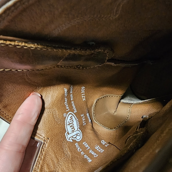 Justin Boots Brown Western Cowboy Boots with Decorative Stitching - Picture 4 of 8